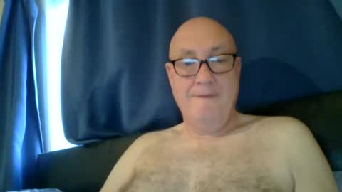daddyhere4uall6 online show from 11.28.25