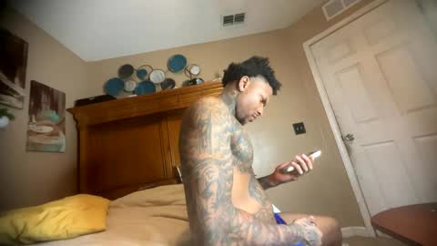 Snapshot of daddyjanimal chatting on 10.09.25 sexy tatted king bbc online show from 10.09.25