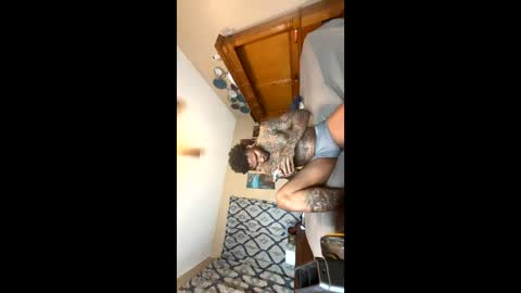 Snapshot of daddyjanimal chatting on 10.15.25 sexy tatted king bbc online show from 10.15.25