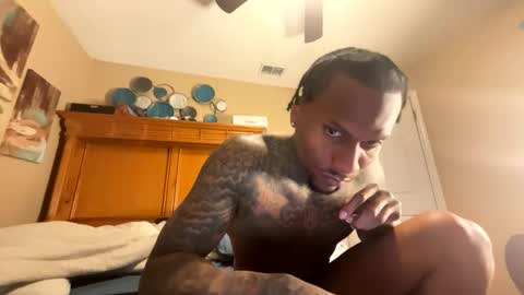 Snapshot of daddyjanimal chatting on 01.14.26 sexy tatted king bbc online show from 01.14.26