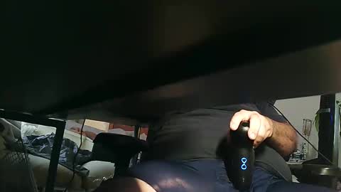Snapshot of daddys_belthand chatting on 11.12.25 daddys_belthand online show from 11.12.25