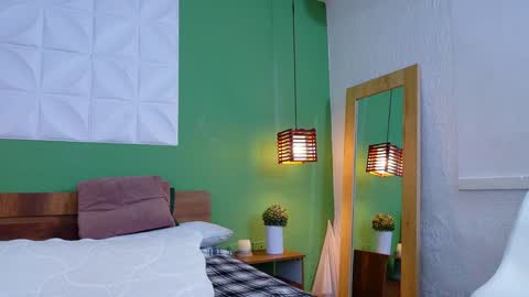 Snapshot of daddys_little_secrett chatting on 01.30.25 Valen online show from 01.30.25