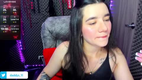 Snapshot of daddyspetite_ chatting on 03.05.25 Lili online show from 03.05.25