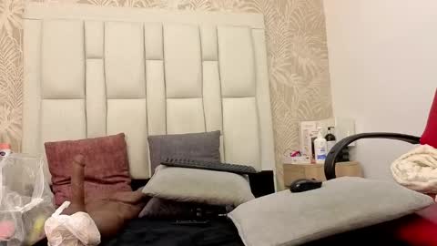 daffnelewis online show from 11.01.25