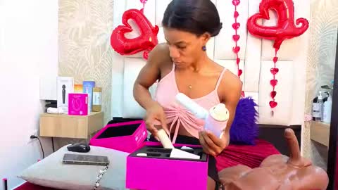 daffnelewis online show from 02.19.26