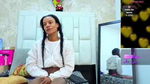 daffnelewis online show from 03.25.26