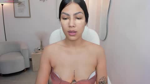 Snapshot of dafne_hills chatting on 11.04.25 Dafne online show from 11.04.25