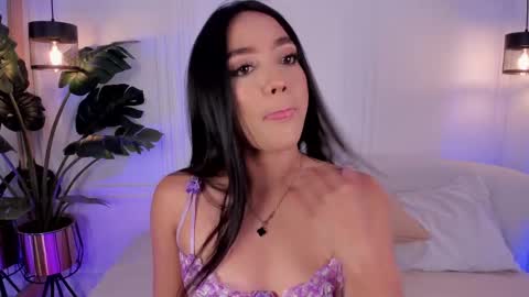 Snapshot of dafne_hillss chatting on 11.19.25 dafne_hillss online show from 11.19.25