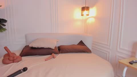 dafne_hillss online show from 12.20.25