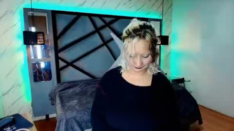dafne_kam_ online show from 06.17.26