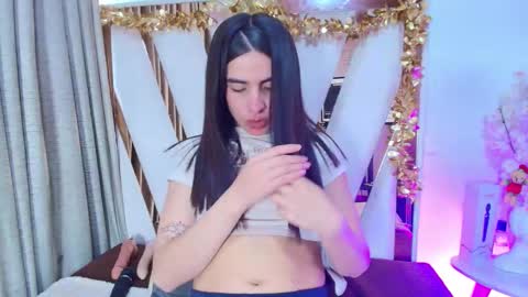 dafne_quenn online show from 12.17.25
