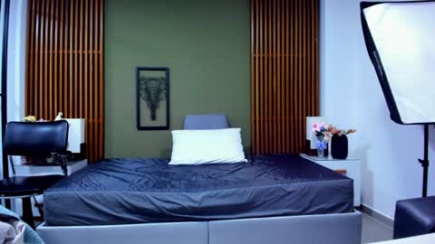 Snapshot of dahiana_spark chatting on 12.19.24 Dahiana online show from 12.19.24