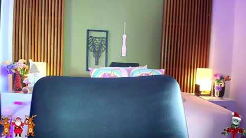 Snapshot of dahiana_spark chatting on 12.22.24 Dahiana online show from 12.22.24