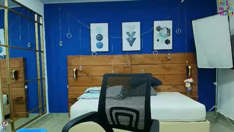 Snapshot of dahiana_spark chatting on 11.18.25 Dahiana online show from 11.18.25