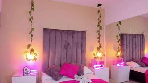 Snapshot of dahlia_rousse chatting on 09.24.25 Dahlia online show from 09.24.25