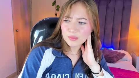 Dahlia online show from 12.21.25