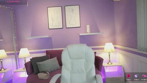 Dahlia Grey online show from 10.07.25