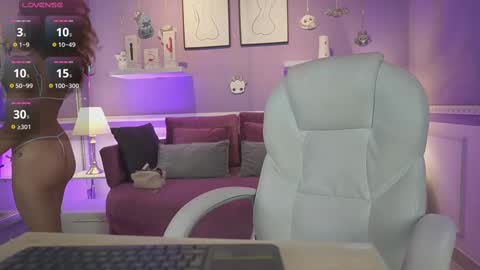 Dahlia Grey online show from 10.21.25