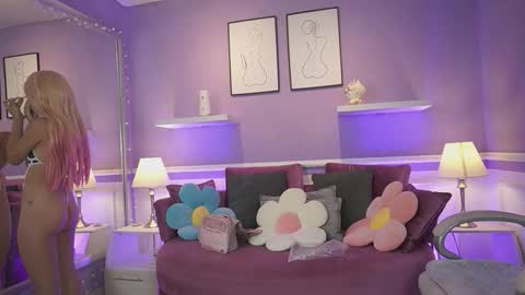 Dahlia Grey online show from 02.17.26