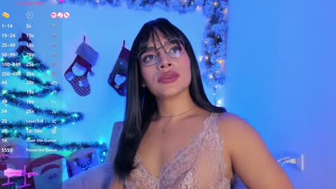 Snapshot of dahnia chatting on 01.05.25 Dahnia online show from 01.05.25