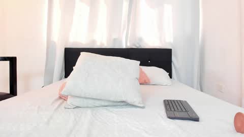 Daila Smith  online show from 01.26.25