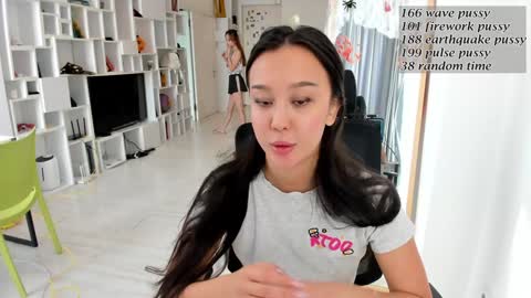 Snapshot of daily_love chatting on 11.02.25 daily_love online show from 11.02.25