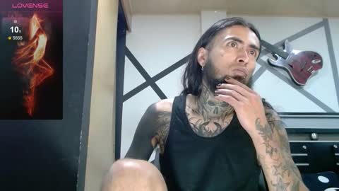 Snapshot of daimon_rock01 chatting on 09.12.25 felipe online show from 09.12.25