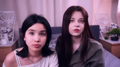 Aoi and Lily best friends online show from 05.10.26