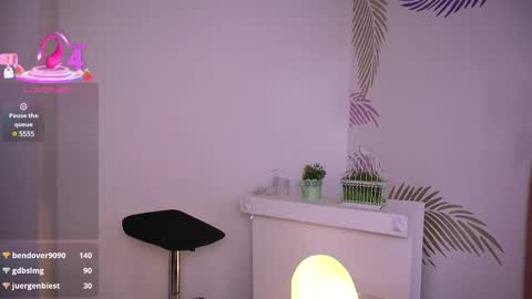 Lauren            online show from 03.10.25