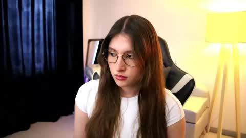 Lauren            online show from 09.23.25