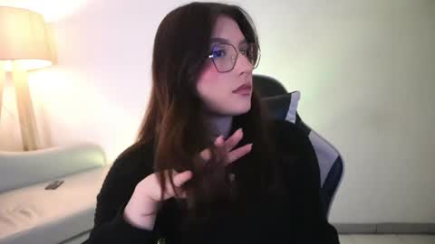 Lauren            online show from 04.23.26