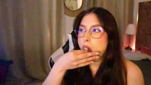 Lauren            online show from 04.25.26