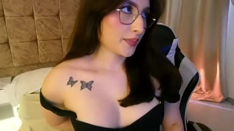 Lauren            online show from 04.25.26