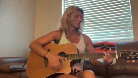 Daisy137 online show from 10.26.25