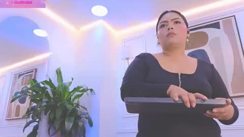 Daisy Price online show from 03.26.26