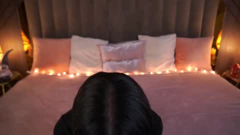 daisydelight_ online show from 02.10.25