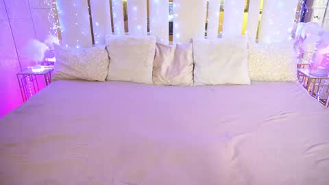 daisydelight_ online show from 02.22.25