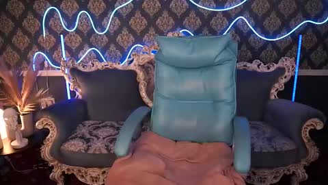 daisydelight_ online show from 03.06.25