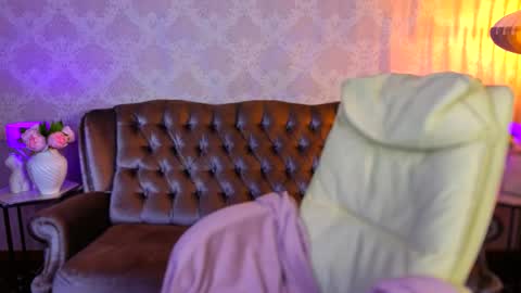 daisydelight_ online show from 11.13.25