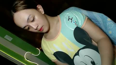 Snapshot of daisylira chatting on 12.20.25 LILY christmas wish breast implant online show from 12.20.25