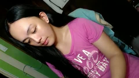 Snapshot of daisylira chatting on 01.07.26 LILY christmas wish breast implant online show from 01.07.26