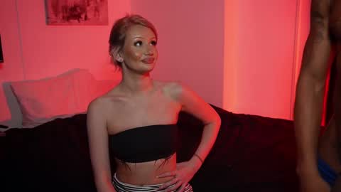 Snapshot of daisyy888 chatting on 09.09.25 daisy online show from 09.09.25