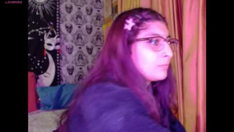 Snapshot of dak_7 chatting on 11.27.25 -- -- help me reach 100 hands up online show from 11.27.25