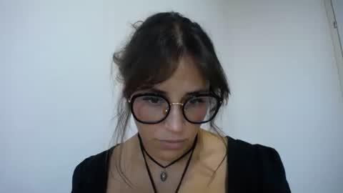 IG  dakotasofiaa online show from 09.30.25