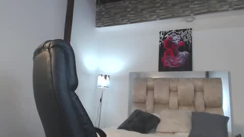 Snapshot of dakotarobbins_ chatting on 12.21.24 dakotarobbins_ online show from 12.21.24