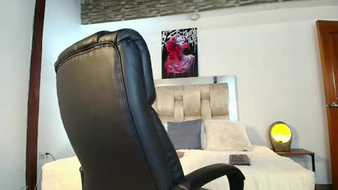 Snapshot of dakotarobbins_ chatting on 12.29.24 dakotarobbins_ online show from 12.29.24