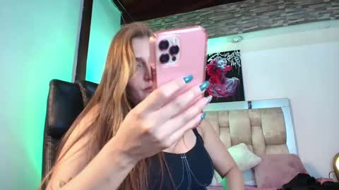 Snapshot of dakotarobbins_ chatting on 02.05.25 dakotarobbins_ online show from 02.05.25