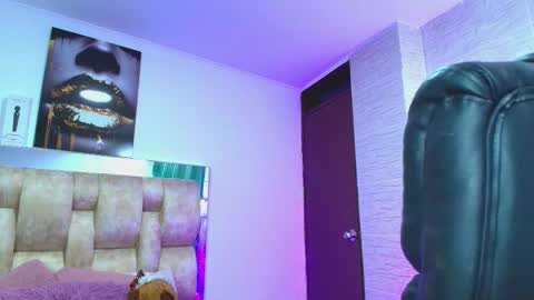 Snapshot of dakotarobbins_ chatting on 09.09.25 dakotarobbins_ online show from 09.09.25