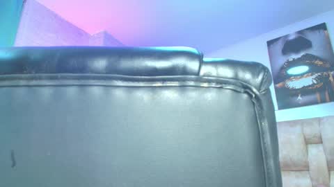 Snapshot of dakotarobbins_ chatting on 10.03.25 dakotarobbins_ online show from 10.03.25