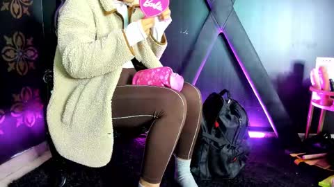 Snapshot of dakotha_90 chatting on 02.18.26 dakotha online show from 02.18.26